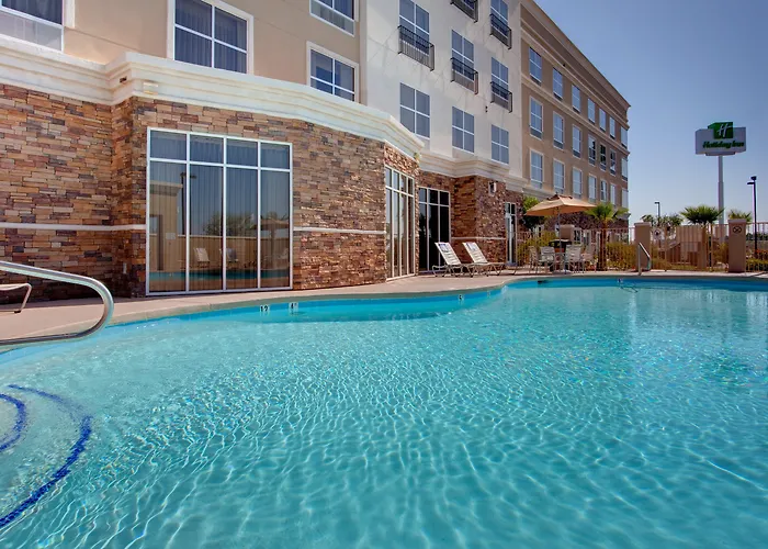 Hampton & Hotel 3*