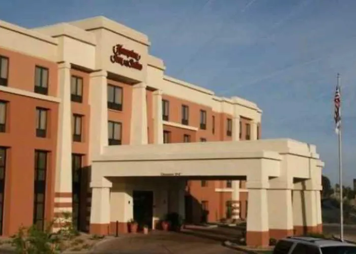 Hampton & Hotel 3*