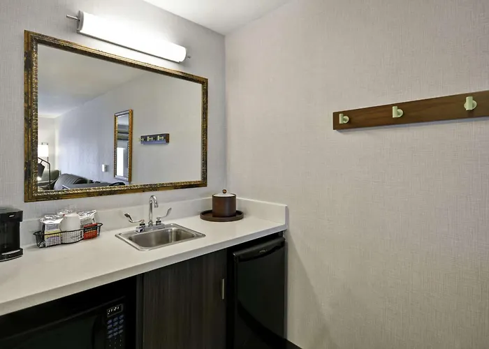 Hotel Hampton & 3*