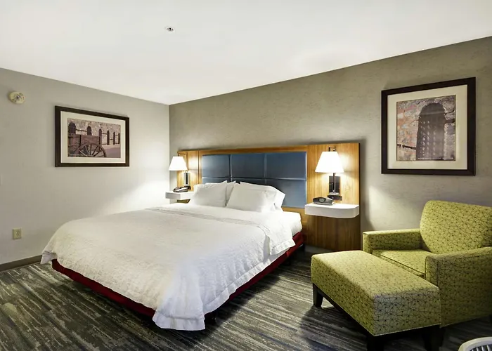 Hampton & Hotel 3*