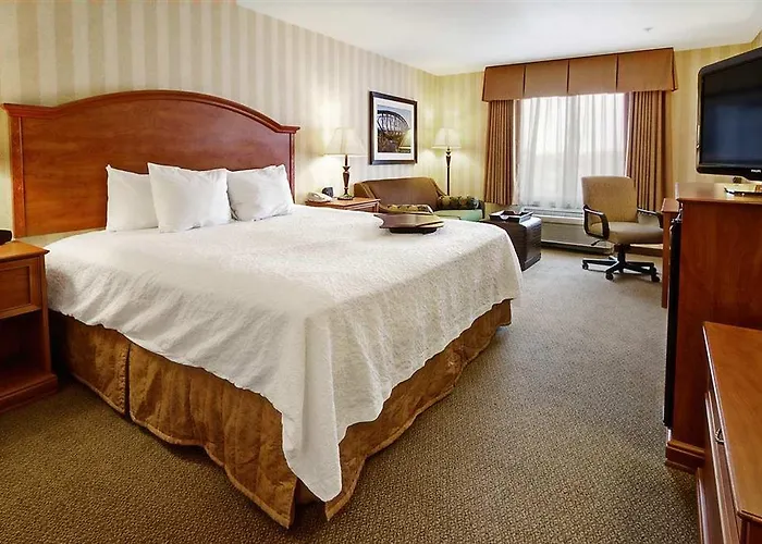 Hampton & Hotel