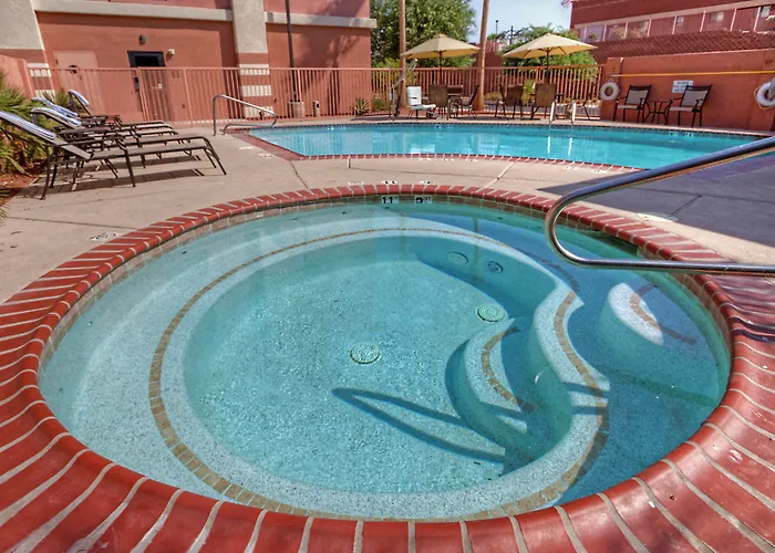 Hampton & 3* Yuma